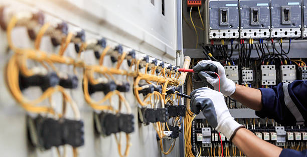 Professional Electrician technician working in Quail Creek, TX